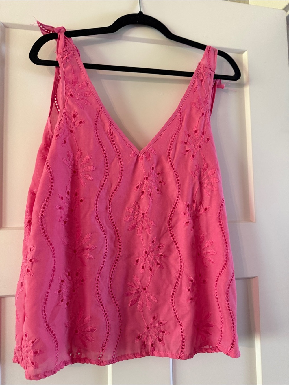 Women’s Pink Eyelet Tie-Shoulder V-Neck Tank Top